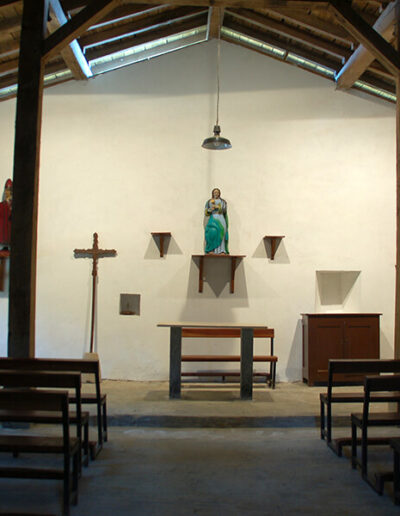 Interior, presidido por la imagen de Santa María Magdalena.