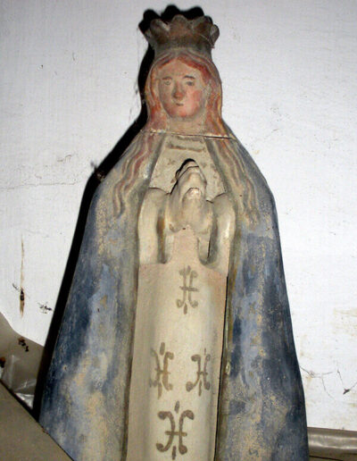 Pequeña talla de la Virgen María que originalmente se encontraba en la palma de la mano de la imagen de San Jacinto de Cracovia
