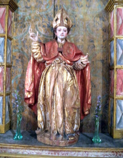 Imagen de San Nicolás, procedente del templo del cercano barrio de Otxaran en Zalla.