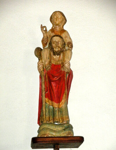 Imagen gótica de San Cristóbal, titular del templo.