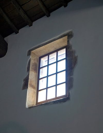 Dos ventanas adinteladas