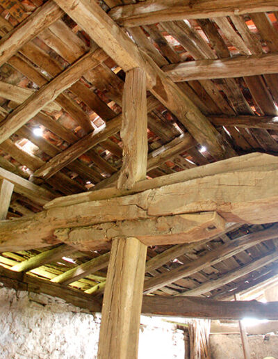 La ermita tiene estructura de madera.