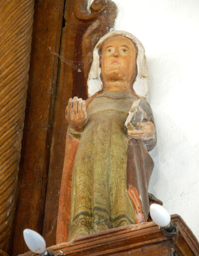 Imagen gótica de Santa Marina, una santa muy venerada por los peregrinos.